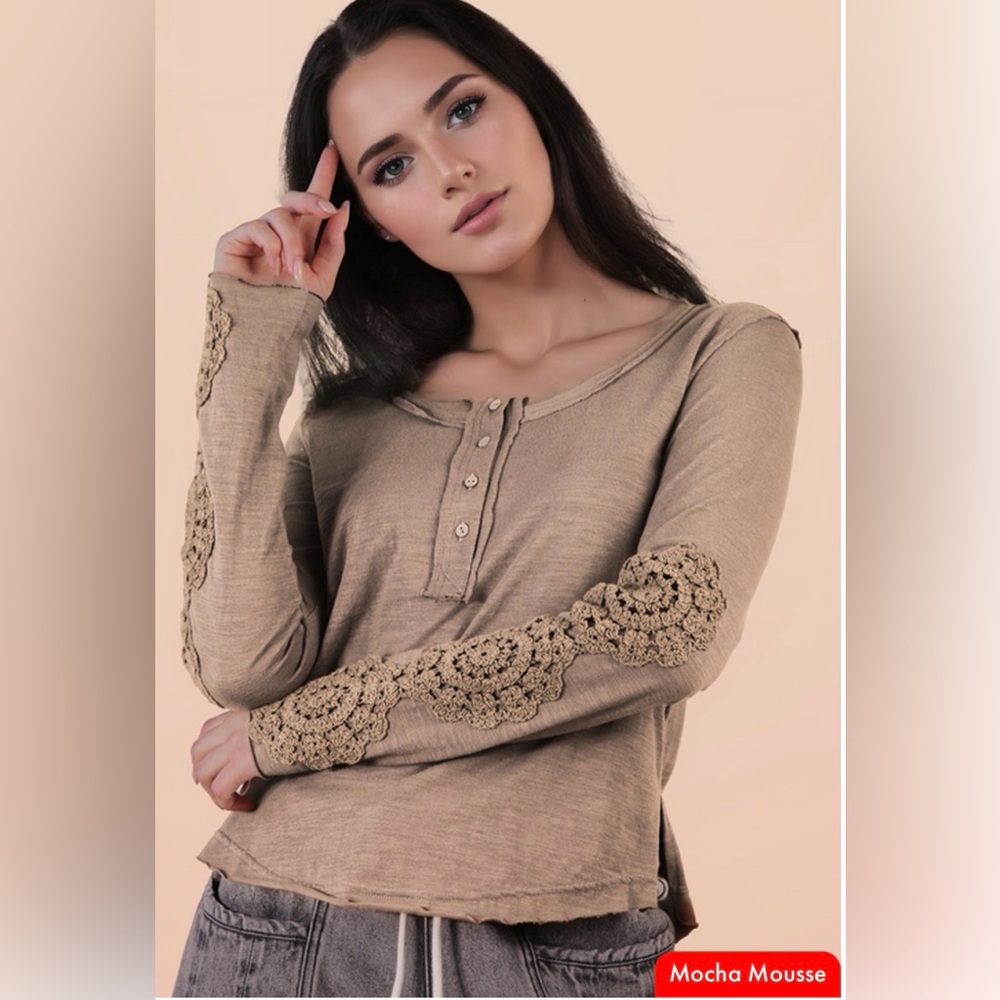 Very J Taupe Crochet Sleeve Long Sleeve Henley Top-NWT